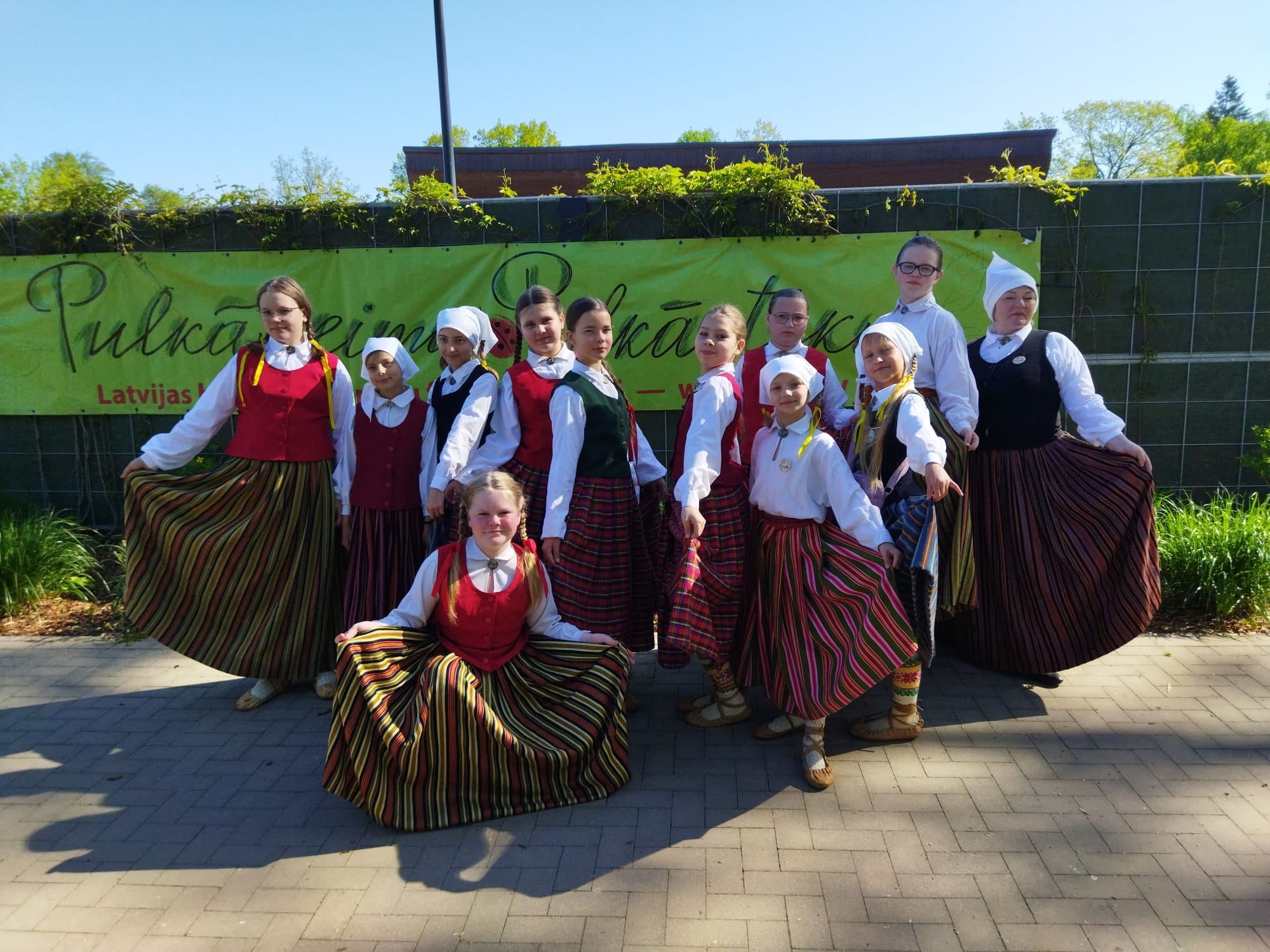 Bērni folkloras festivālā