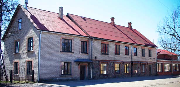 Stakuskola ekasfoto